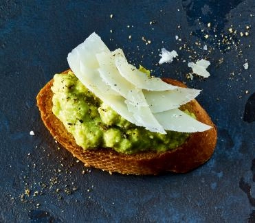 201704 crostini avocado